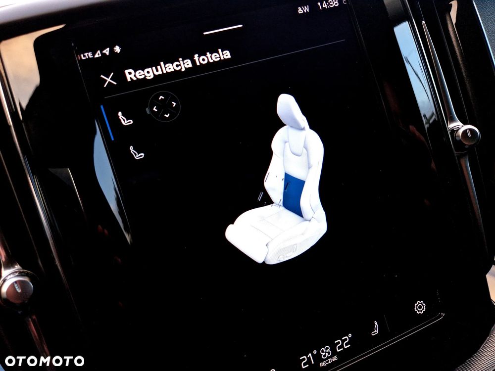 Volvo XC 60 B4 D Plus Dark - 20