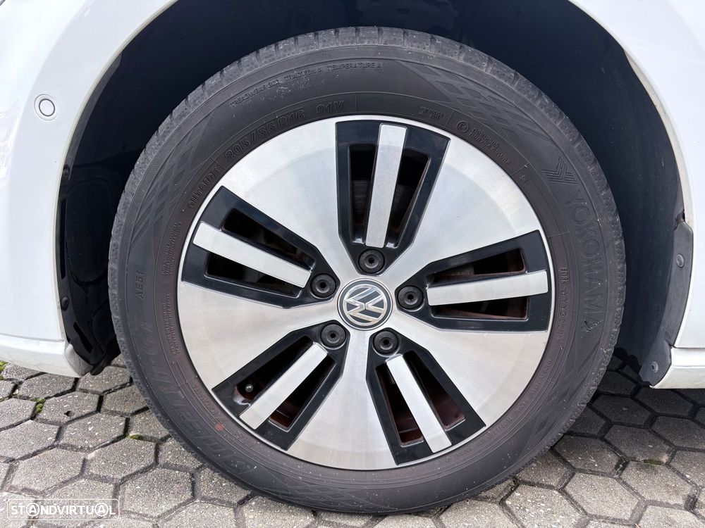 VW e-Golf AC/DC - 11