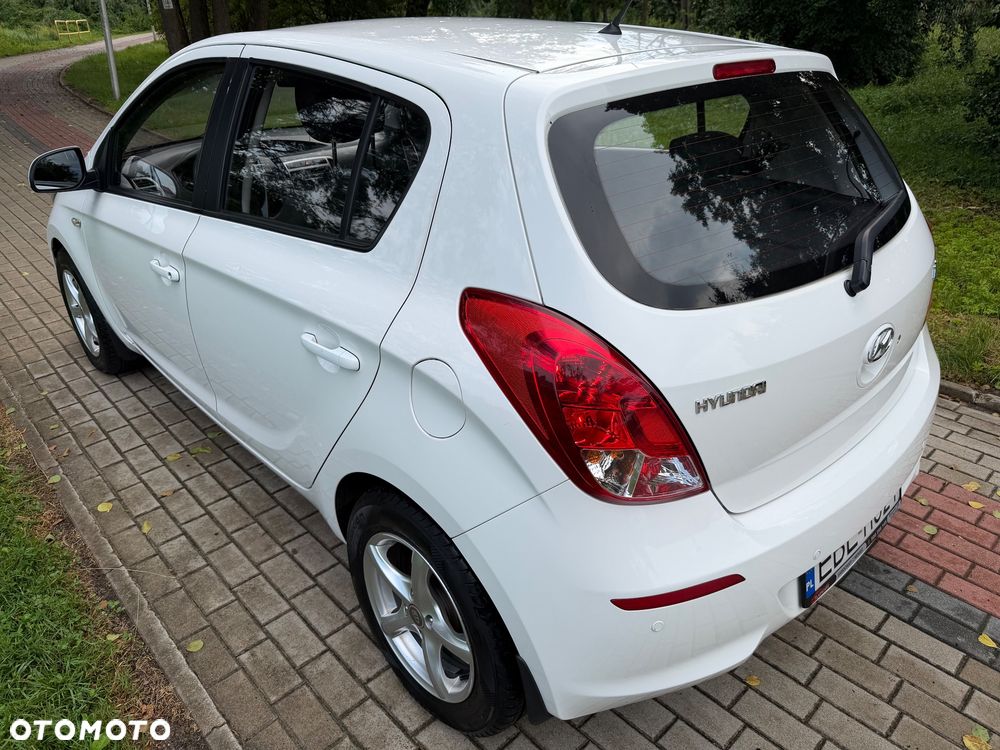 Hyundai i20 - 24