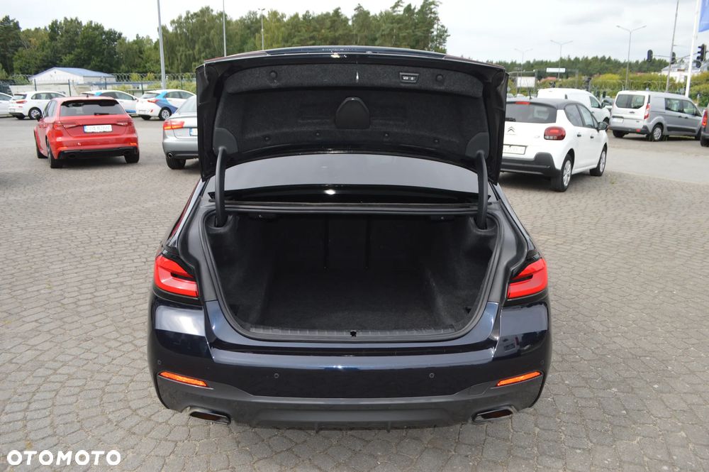 BMW Seria 5 520d MHEV Sport - 12