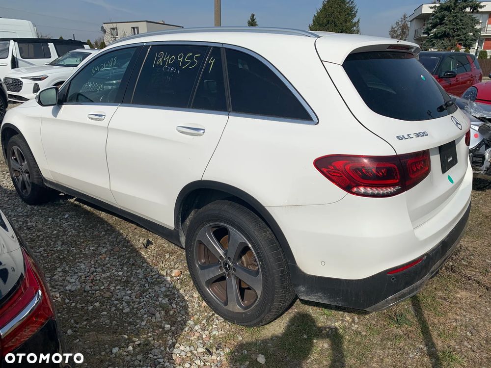 Mercedes-Benz GLC 300 4Matic 9G-TRONIC - 5