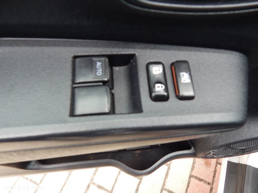 Toyota Yaris 1.33 Sol - 23
