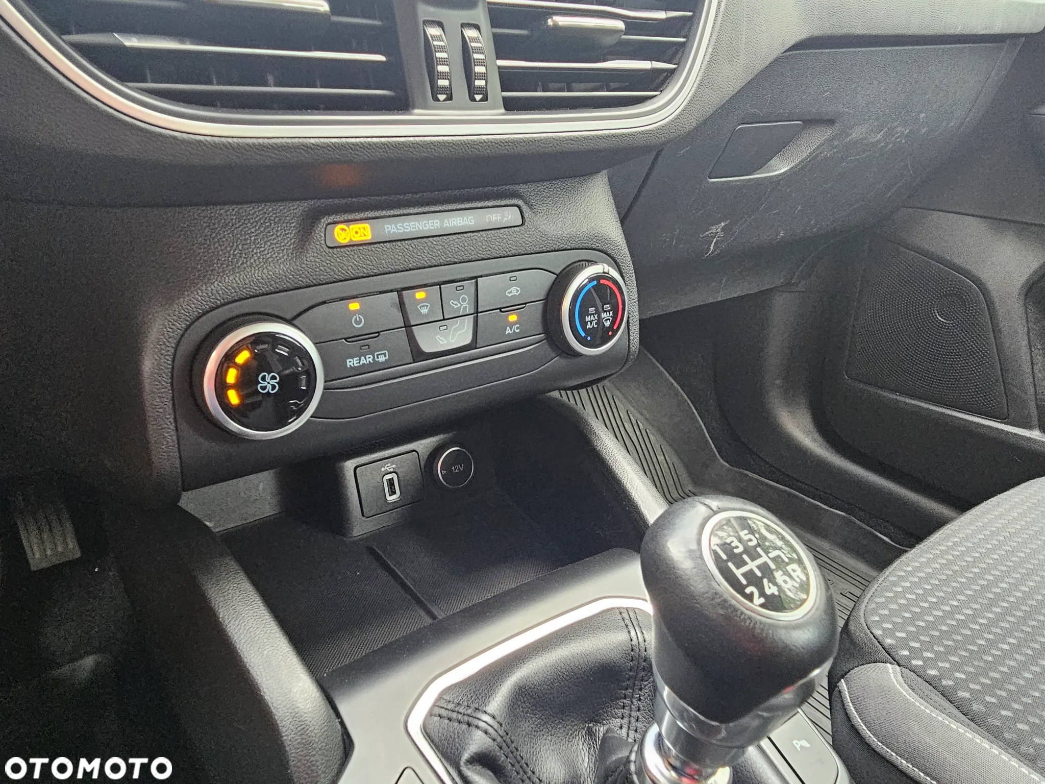 Ford Focus 1.0 EcoBoost Active Business - 17