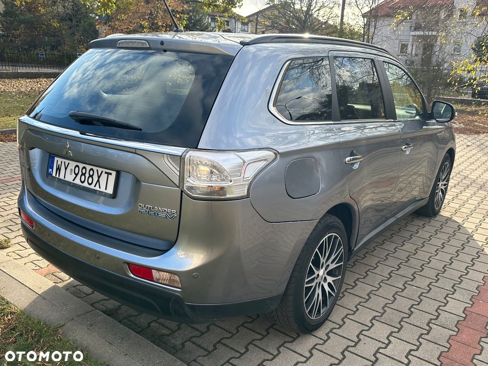 Mitsubishi Outlander PHEV Instyle NAVI + - 6
