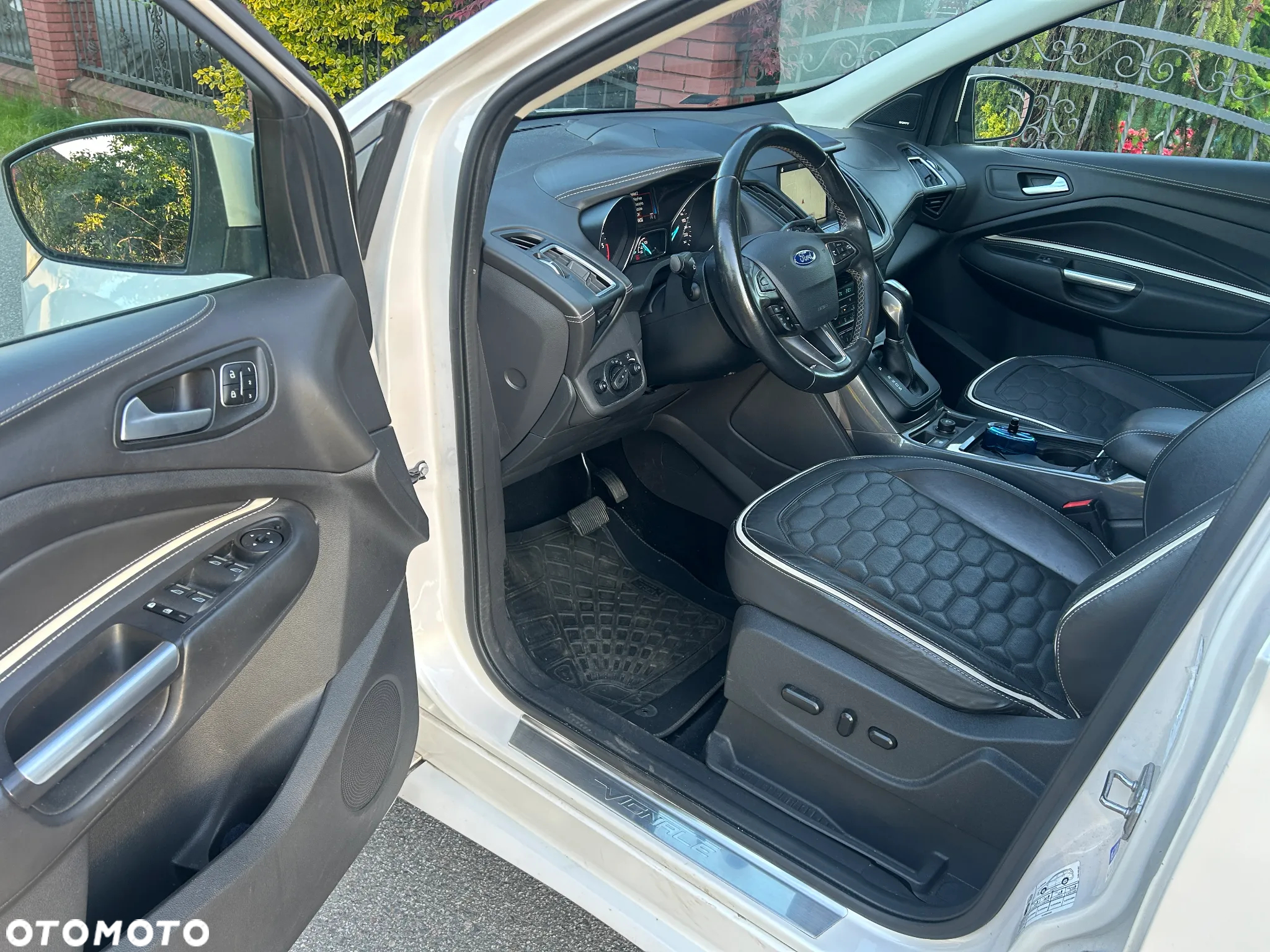 Ford Kuga Vignale 2.0 TDCi AWD - 12