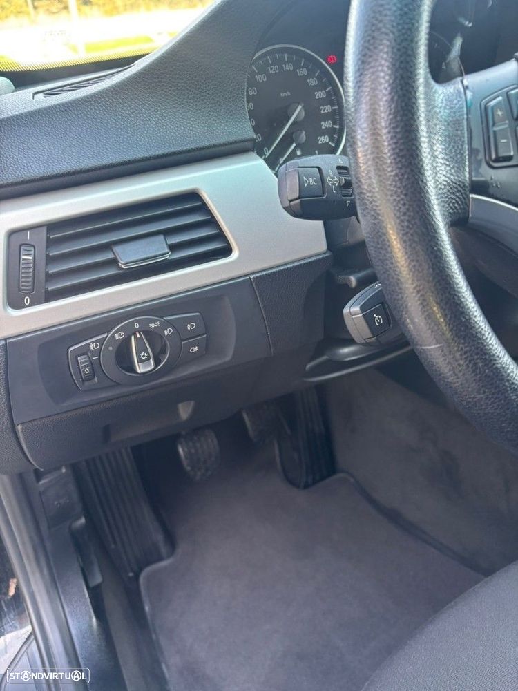 BMW 320 d Touring Navigation - 19