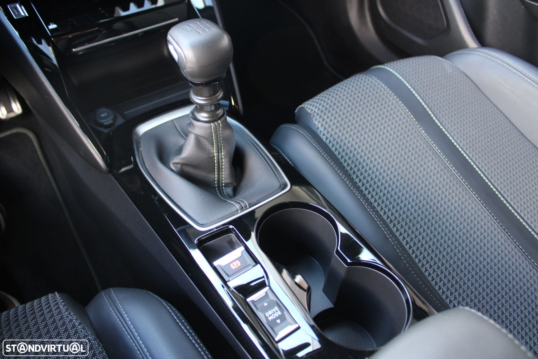 Peugeot 2008 1.2 PureTech GT - 35