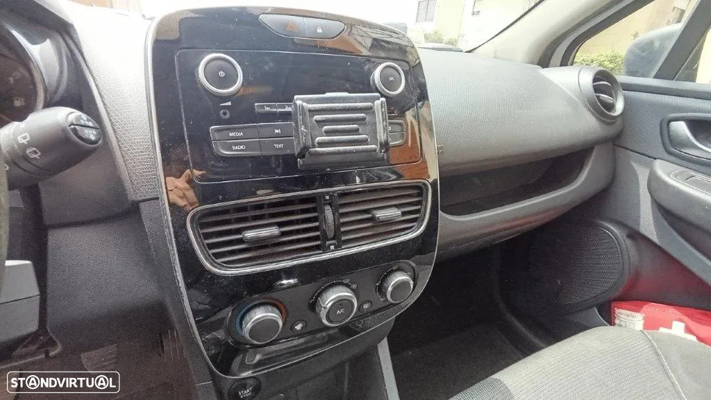 Renault Clio 1.5 dCi 75 CV IVA DEDUTÍVEL - 16