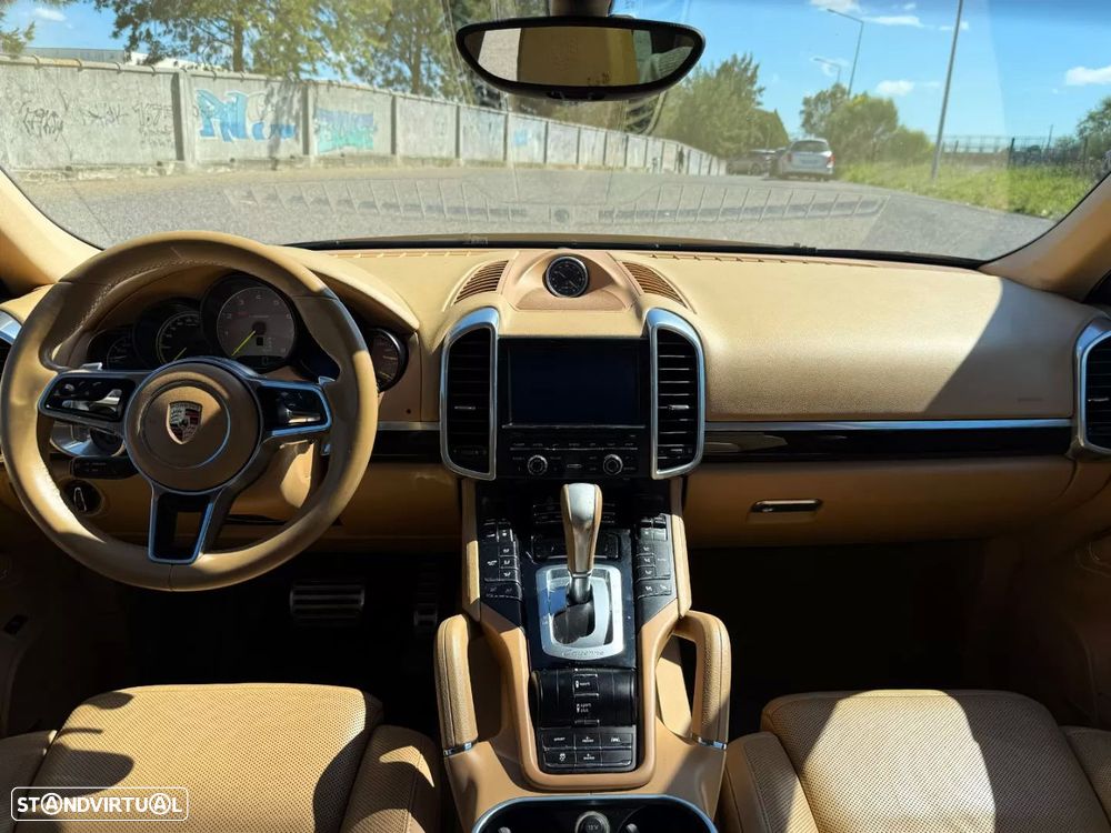 Porsche Cayenne S - 9