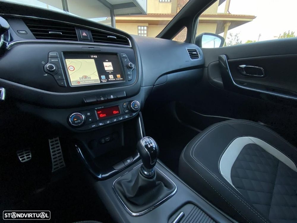Kia Ceed 1.6 CRDi GT Line - 14