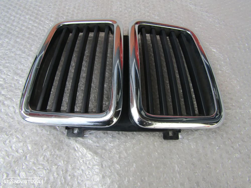 Grelha central BMW serie 5 ano 1985(ver descrição) - 2