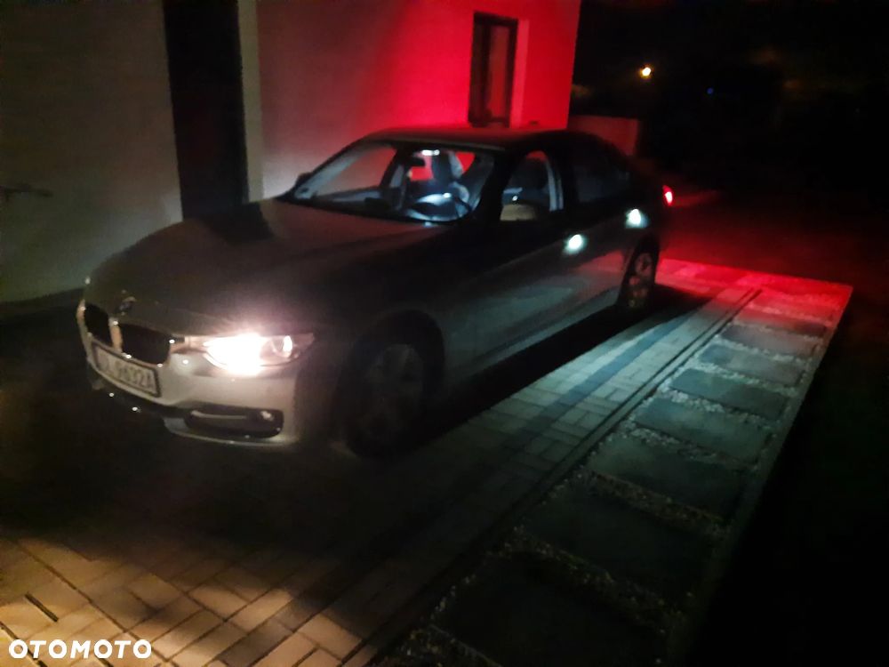 BMW Seria 3 316i Sport Line - 12