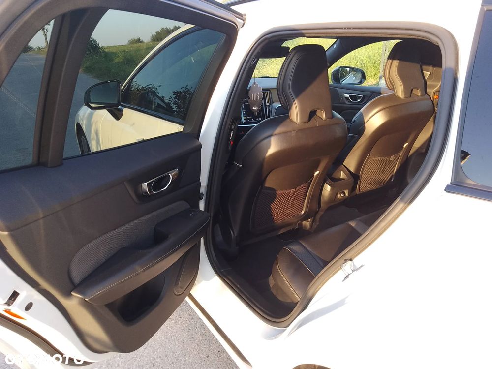 Volvo V60 T4 R-Design - 17