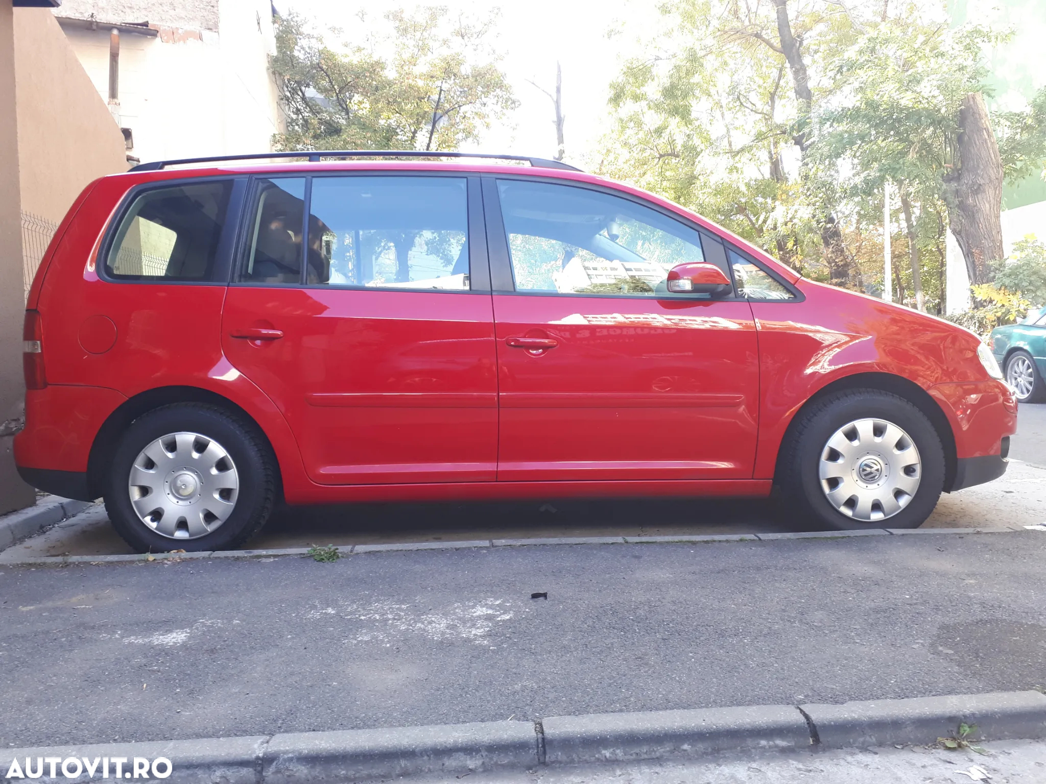 Volkswagen Touran 1.6 FSI - 2