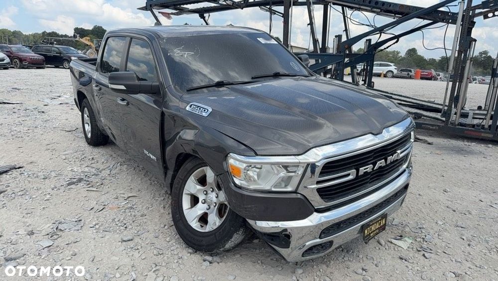 RAM 1500 Crew Cab Shortbed Bighorn - 14