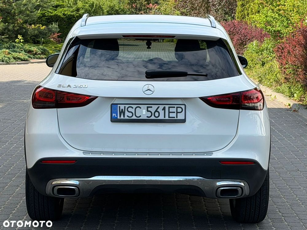 Mercedes-Benz GLA 250 - 16