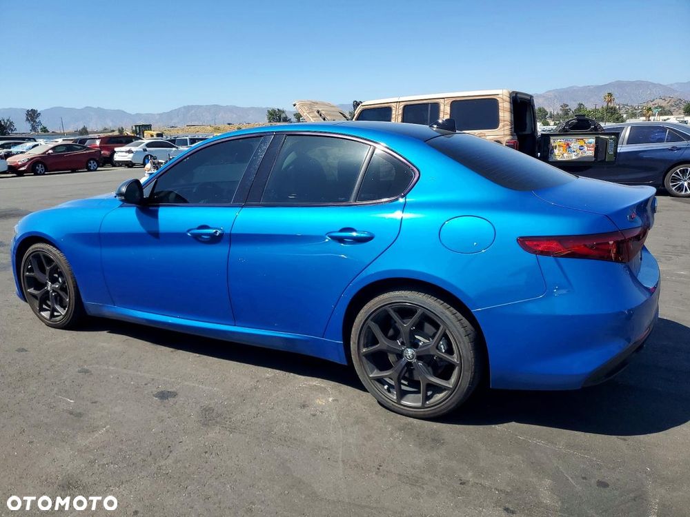 Alfa Romeo Giulia 2.0 Turbo 16V AT8-Q4 Ti - 3