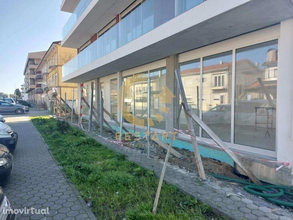 Loja com 280 m2 P/ Clinica ou Confeitaria  – Madalena, Vila Nova de Ga - Grande imagem: 5/26