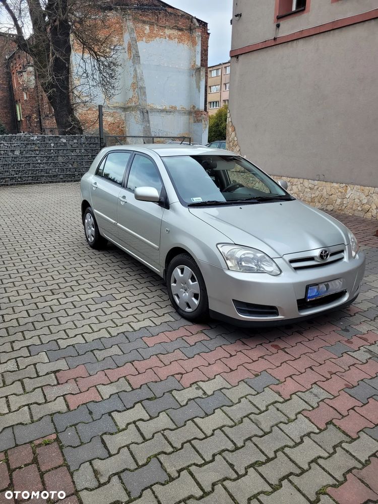 Toyota Corolla 1.6 VVT-i Terra - 1