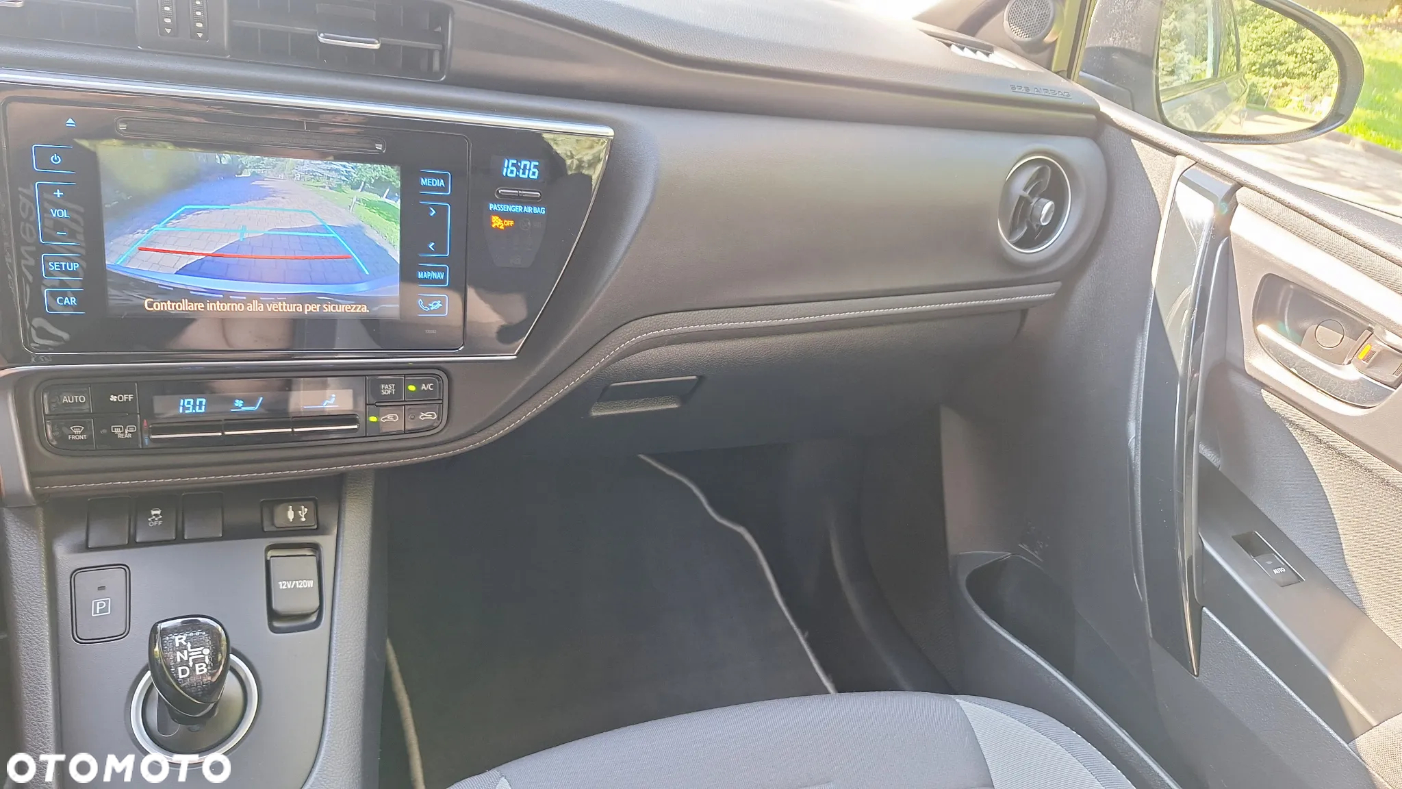 Toyota Auris 1.8 VVT-i Hybrid Automatik Style Selection - 14