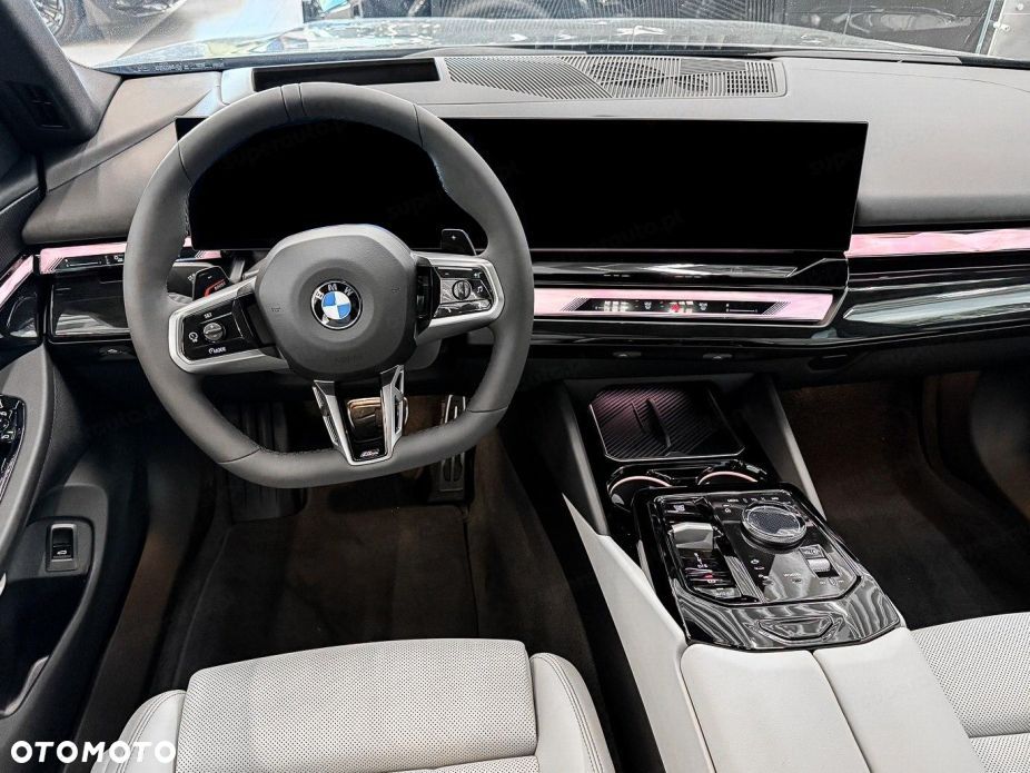 BMW Seria 5 520d xDrive mHEV M Sport - 9