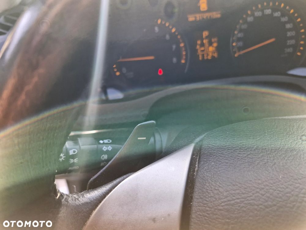 Toyota Avensis 2.0 Sol plus MS - 17