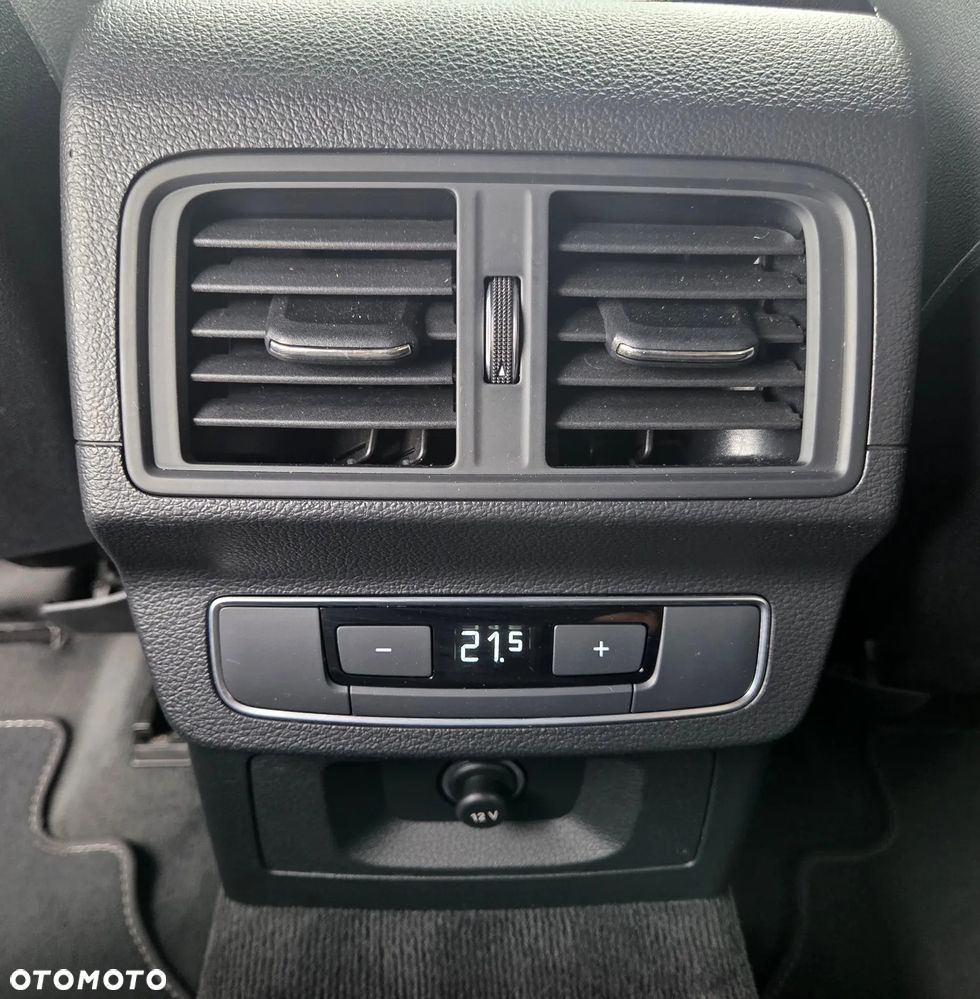 Audi Q5 50 TFSIe quattro S tronic S line - 36
