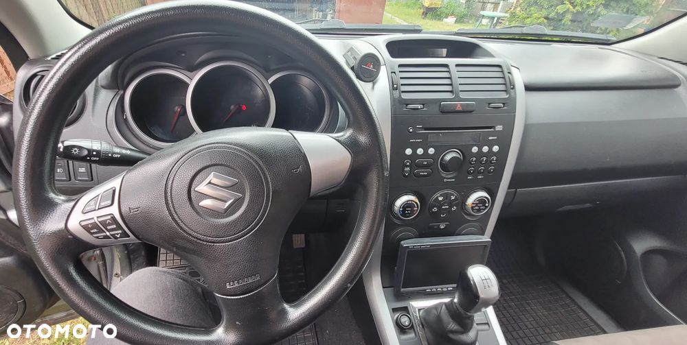 Suzuki Grand Vitara 1.6 De luxe - 5