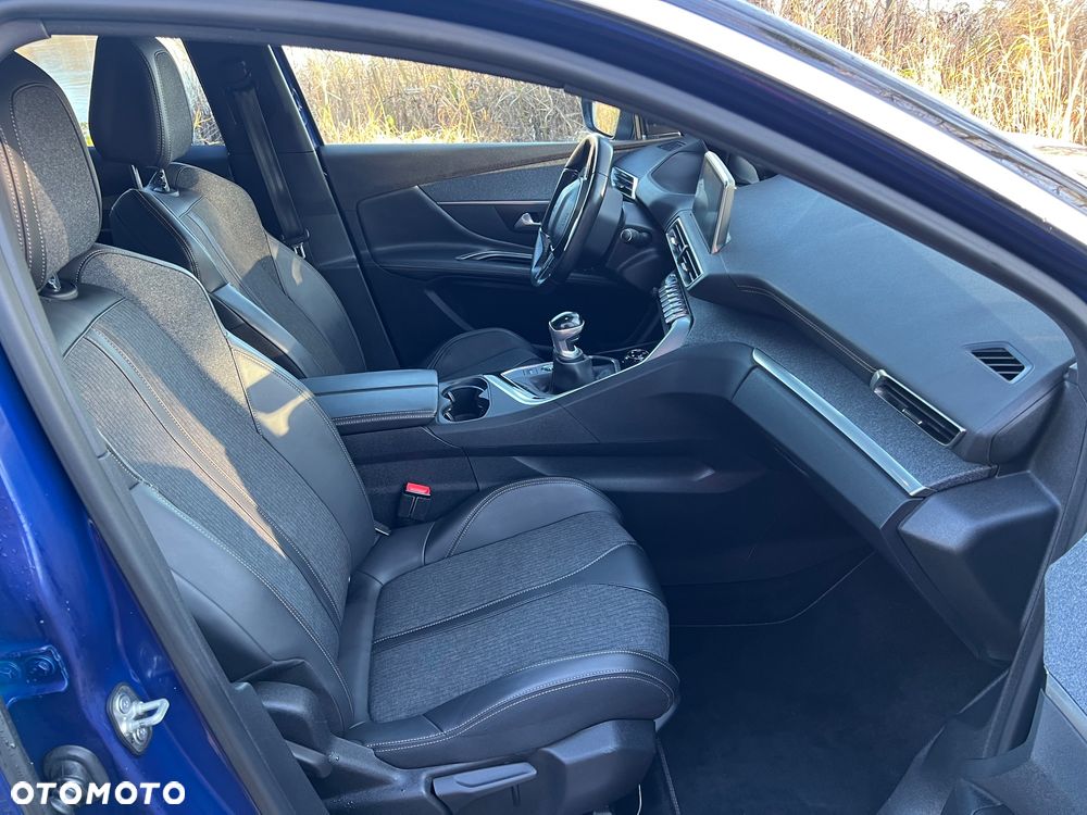 Peugeot 3008 2.0 HDi Premium+ - 11