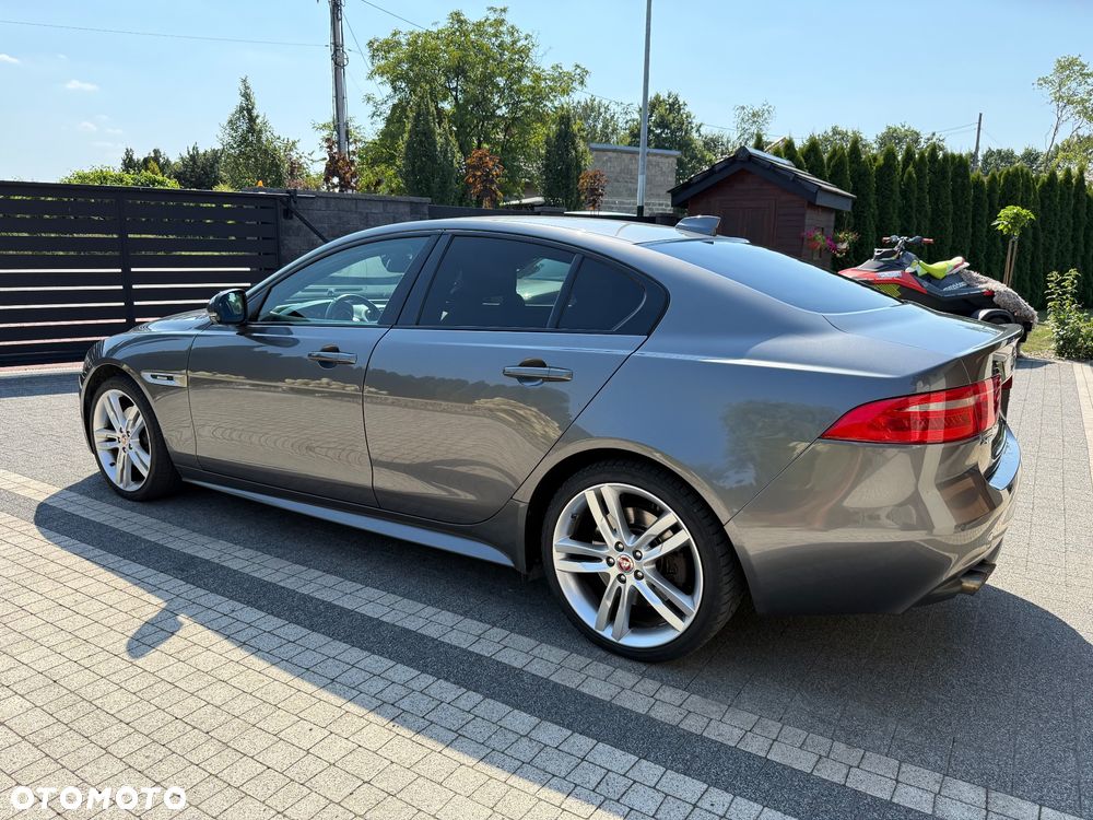 Jaguar XE 20d AWD R-Sport - 16