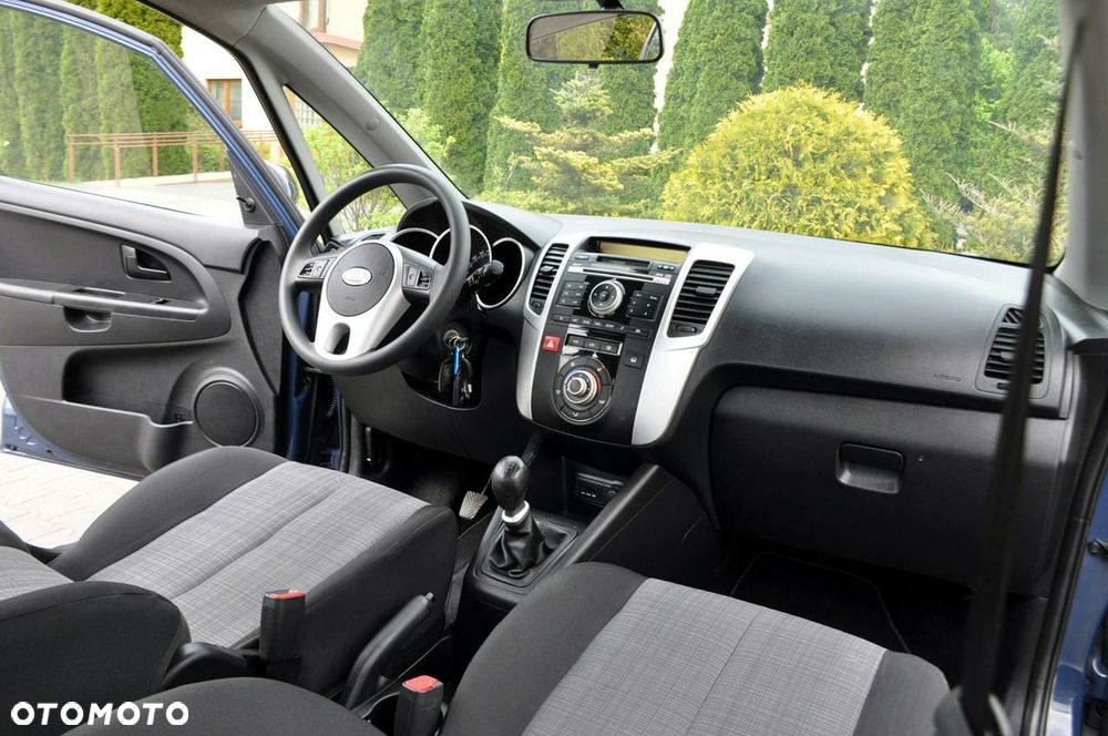 Kia Venga - 24