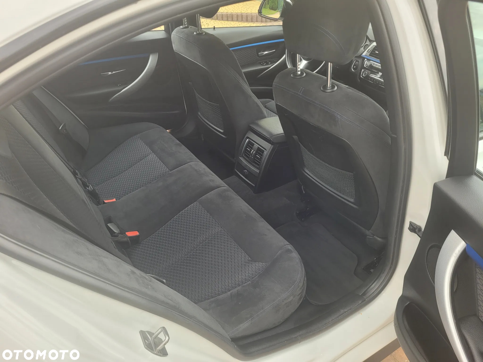 BMW Seria 3 330e iPerformance M Sport - 28