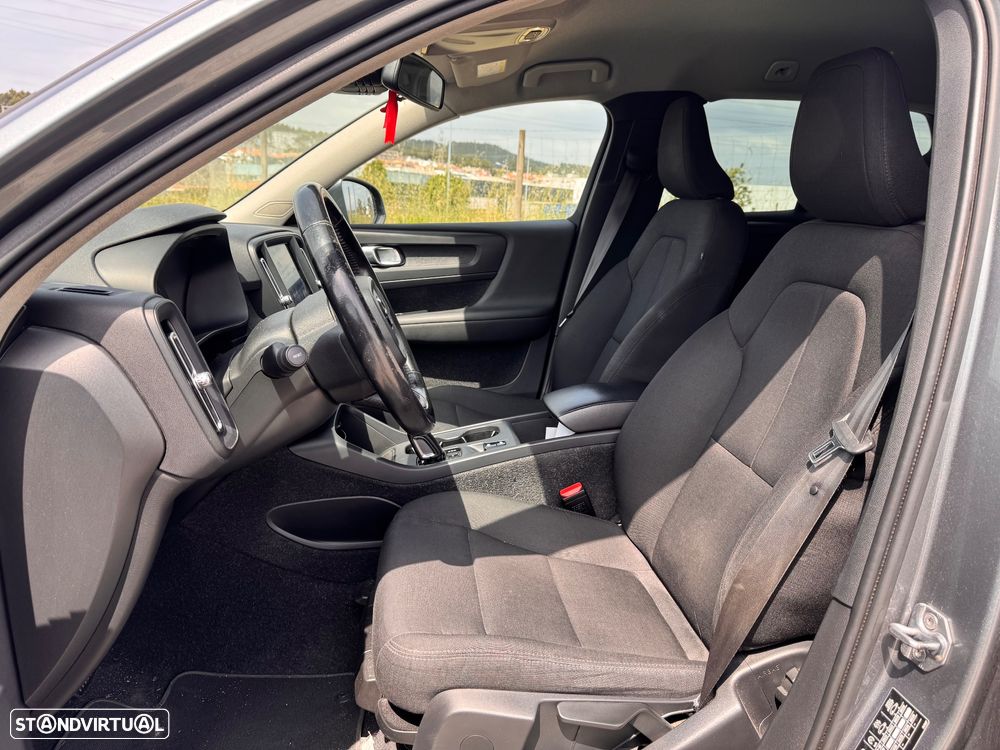 Volvo XC 40 2.0 D3 Momentum Geartronic - 13