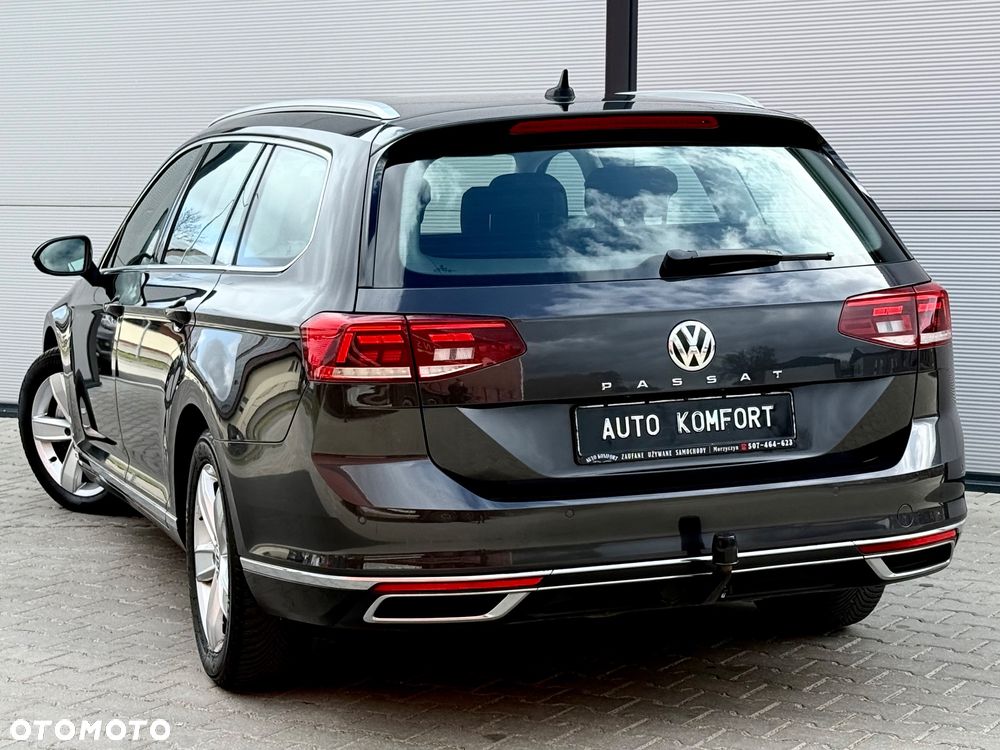 Volkswagen Passat Variant 2.0 TDI SCR DSG BlueMotion Highline - 17