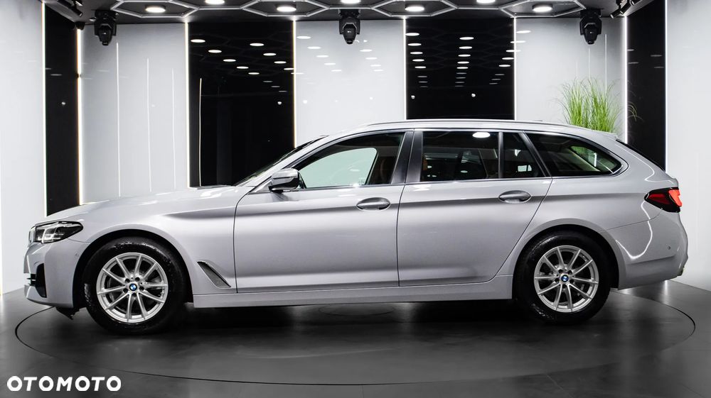 BMW Seria 5 520d xDrive - 4