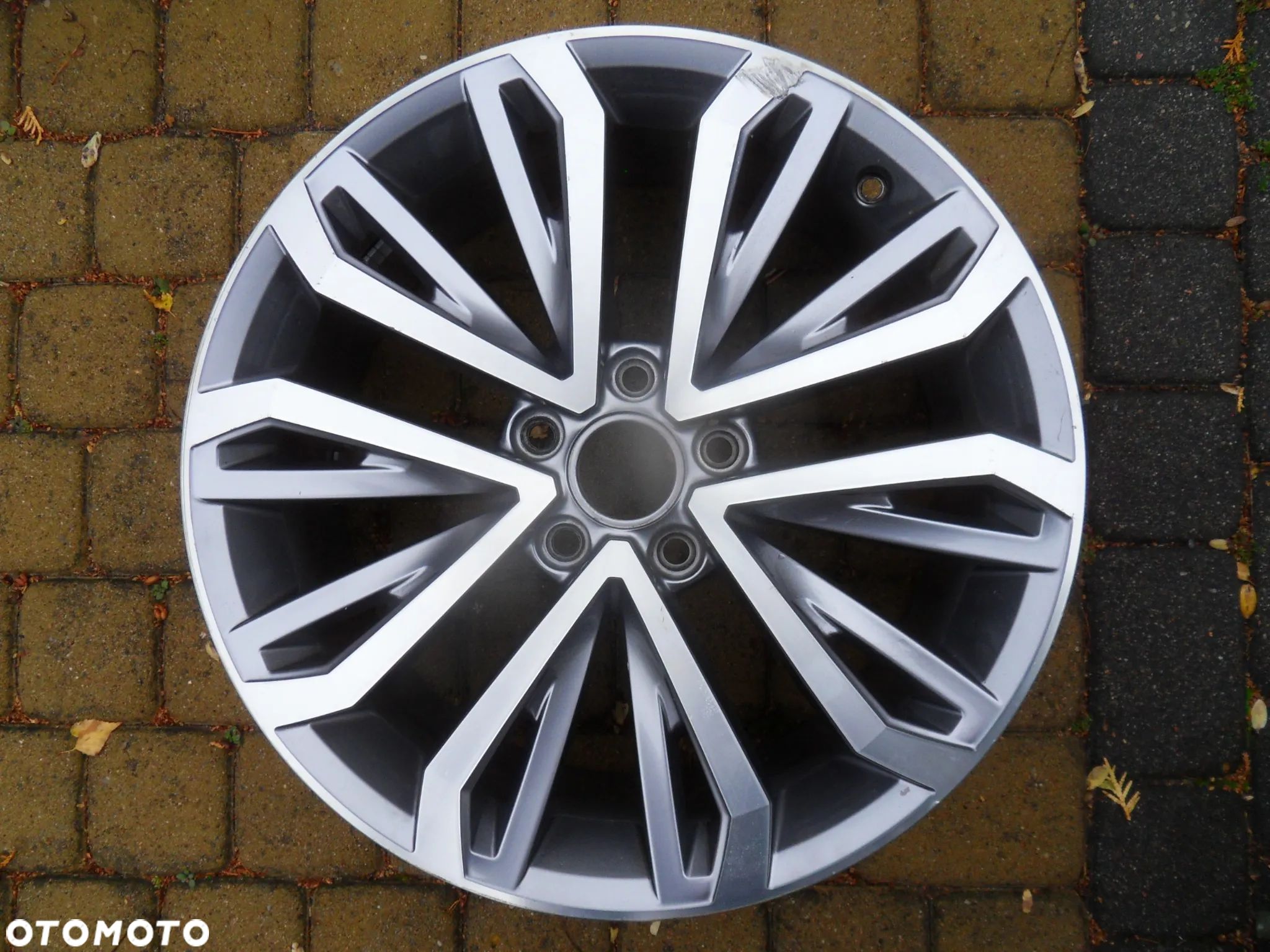 Felga 18'' 5x112 VW T-Roc 2GA601025AH 7x18 ET45 - 1