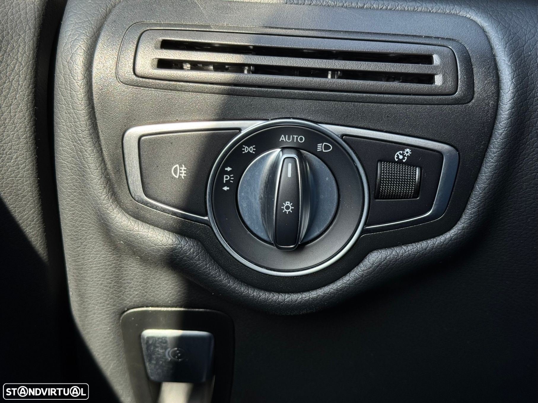 Mercedes-Benz V 300 d Longo Avantgarde - 26