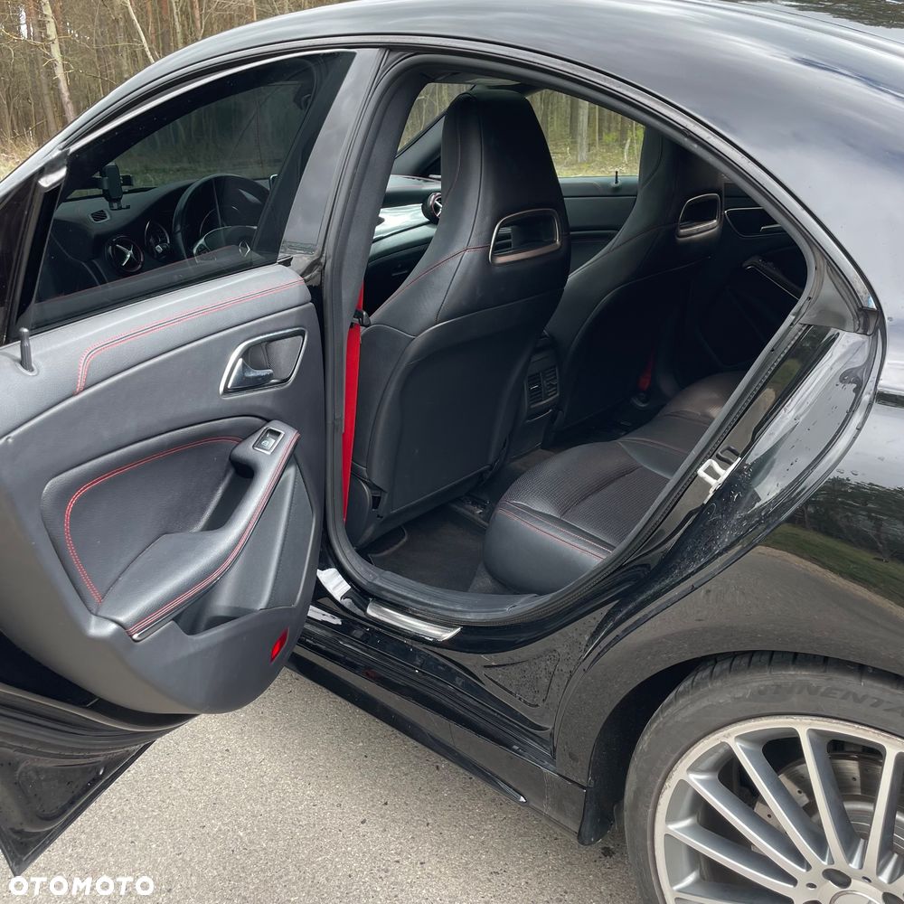 Mercedes-Benz CLA AMG 45 4Matic 7G-DCT - 12