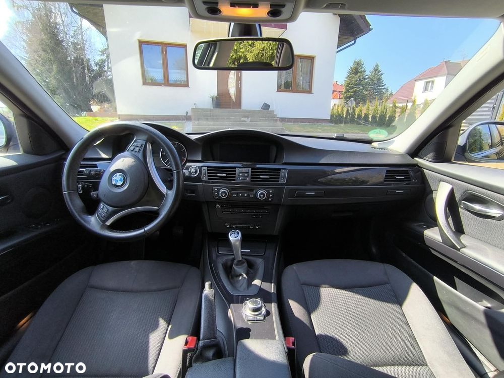 BMW Seria 3 320d DPF - 8