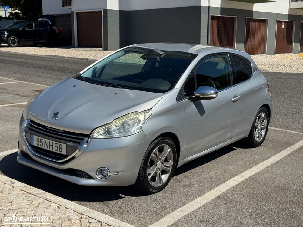 Peugeot 208 1.2 VTi Allure - 1
