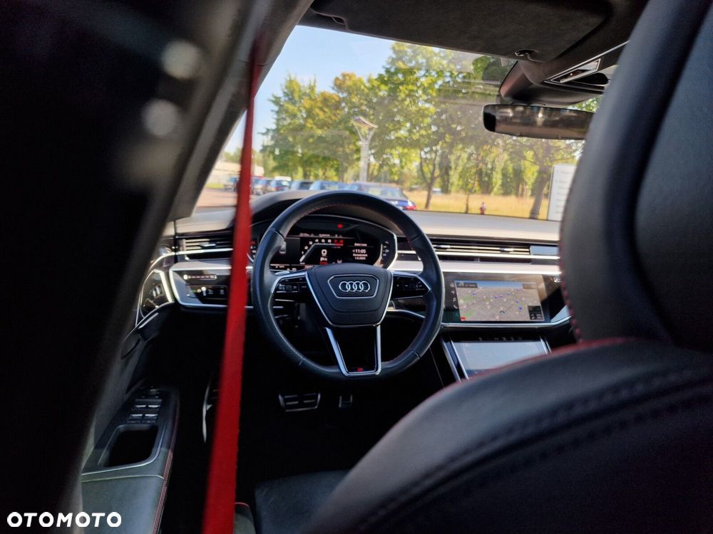 Audi S8 - 25