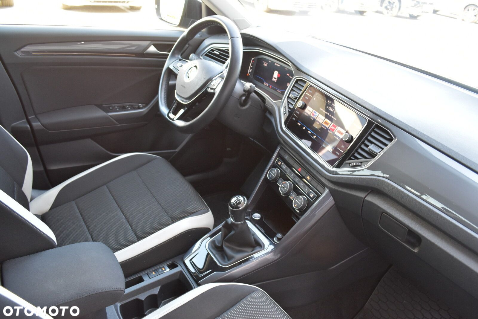 Volkswagen T-Roc 1.5 TSI ACT Premium - 10