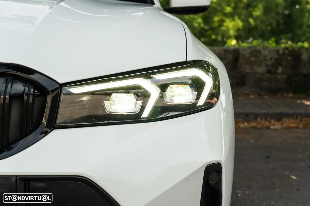 BMW 318 d Pack Desportivo M Pro Auto - 32