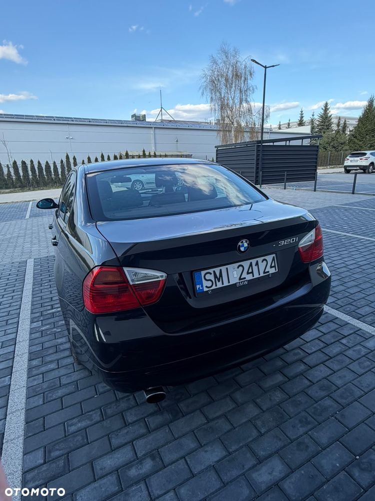 BMW Seria 3 320i - 3