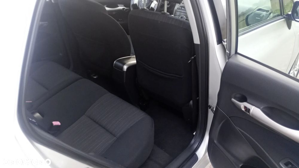 Toyota Auris 1.33 VVT-i - 16