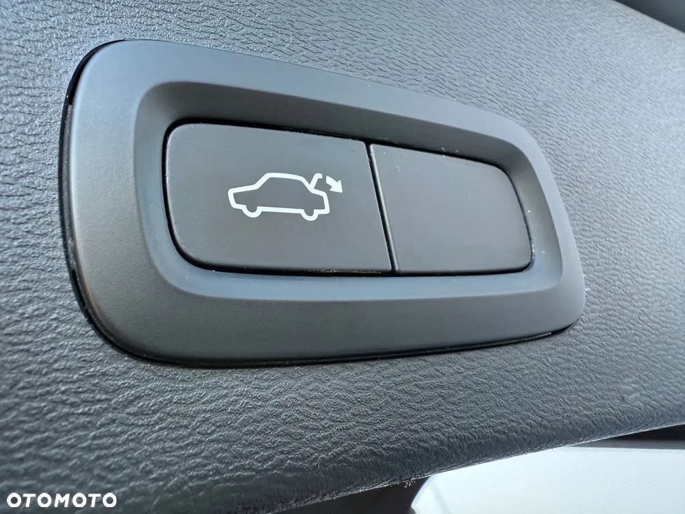 Volvo XC 40 T2 Momentum - 11