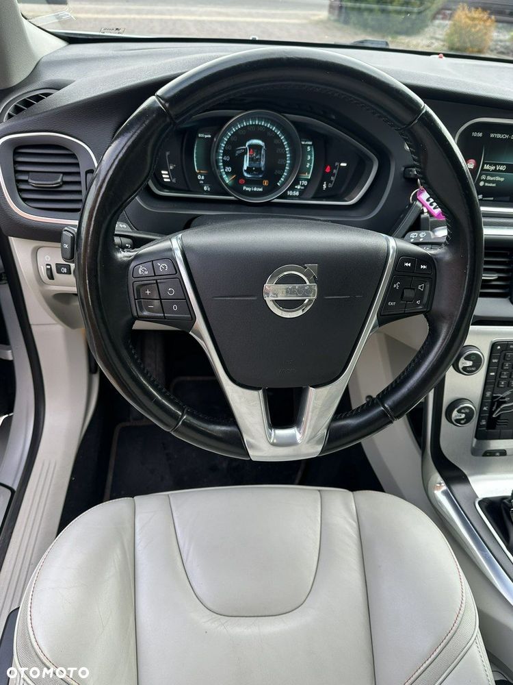 Volvo V40 - 15
