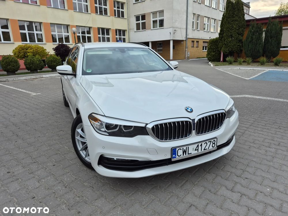 BMW Seria 5 520d xDrive Sport Line - 3