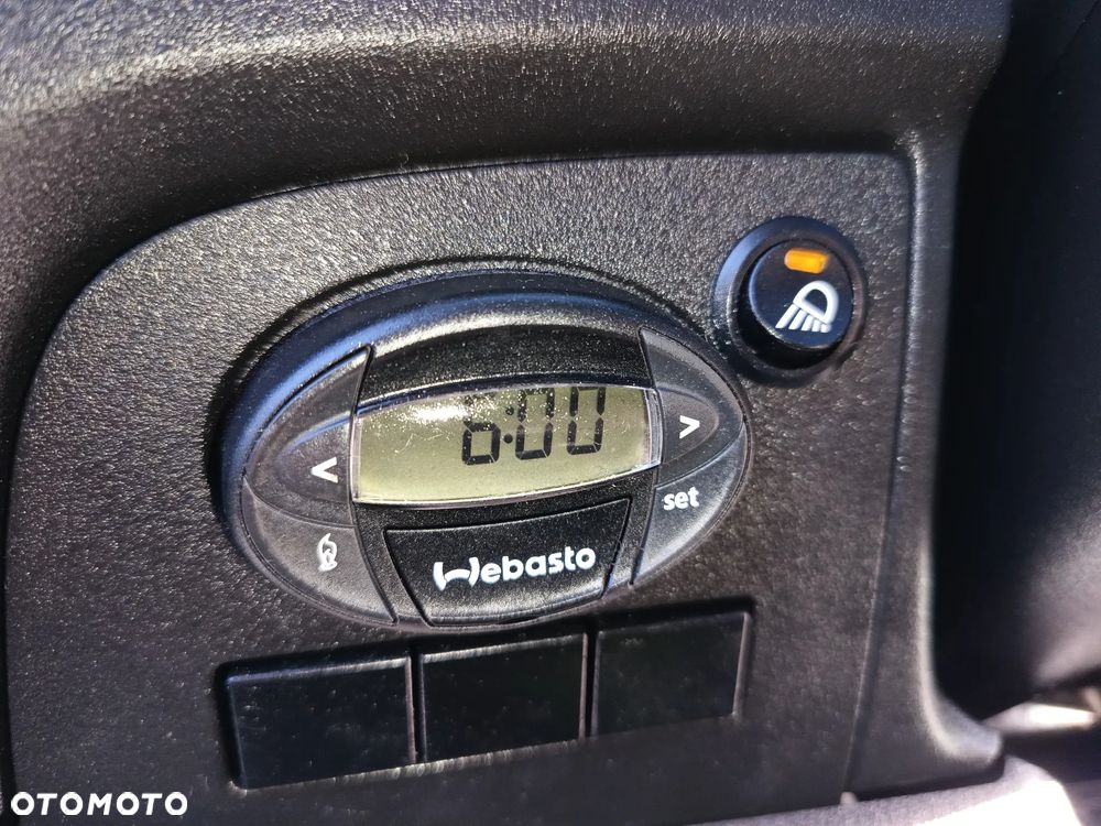 Iveco Daily KONTENER+ WINDA ZEPRO (750kg) 2.3 diesel 156 kM AUTOMAT 2017 WEBASTO, KAMERA, NAVI, GOTOWY DO PRACY! - 7