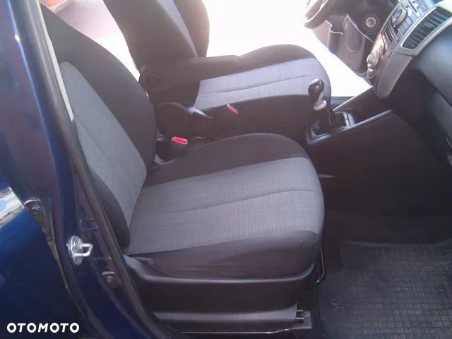 Kia Venga - 18